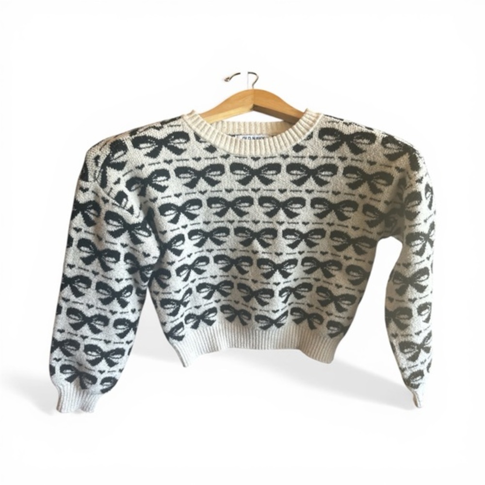 Old Navy White Crewneck Sweater with Black Bow Jacquard Girls Size Small 6-7 Top